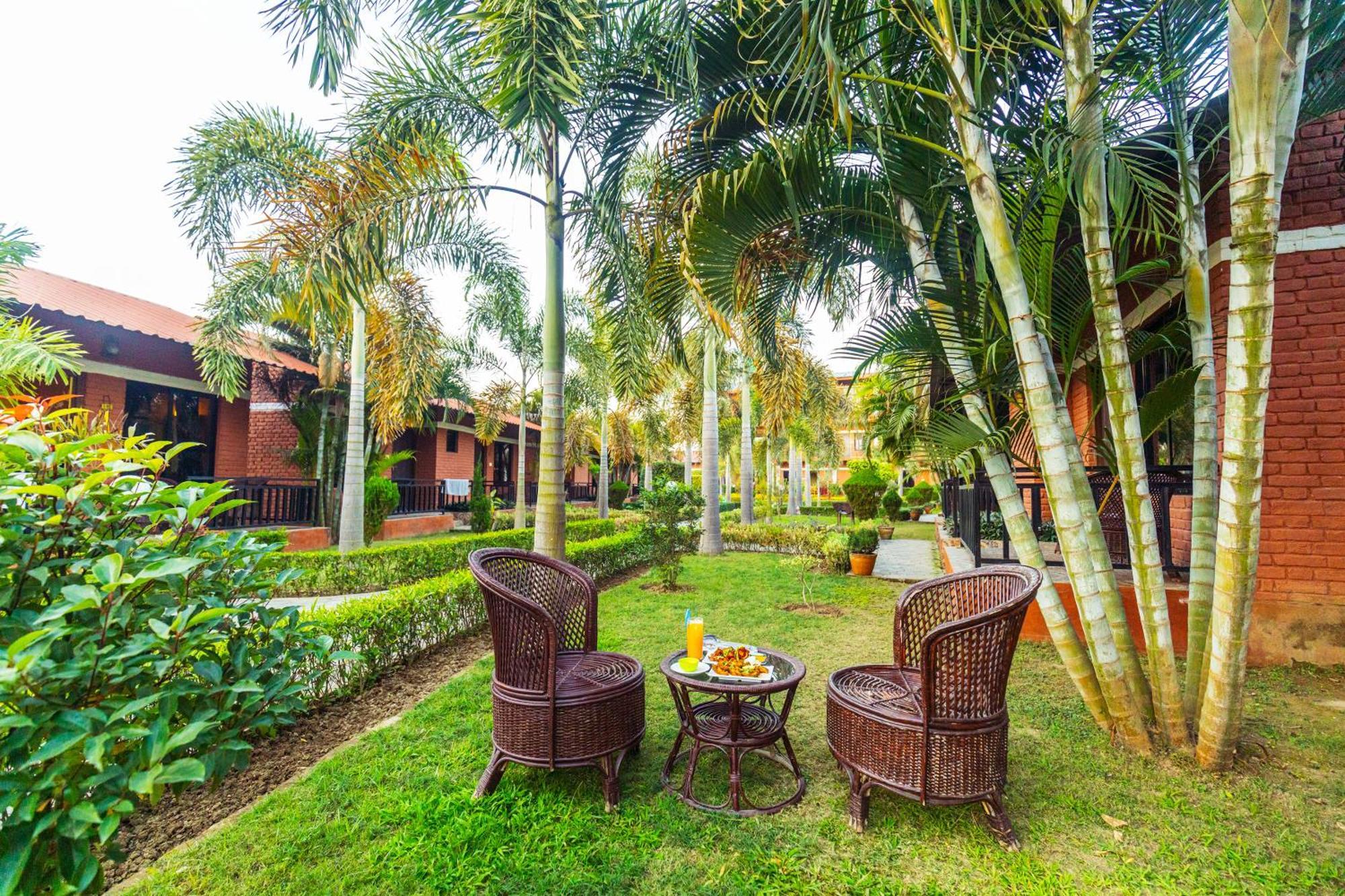 Vision Safari Pvt Ltd Sauraha Exterior foto