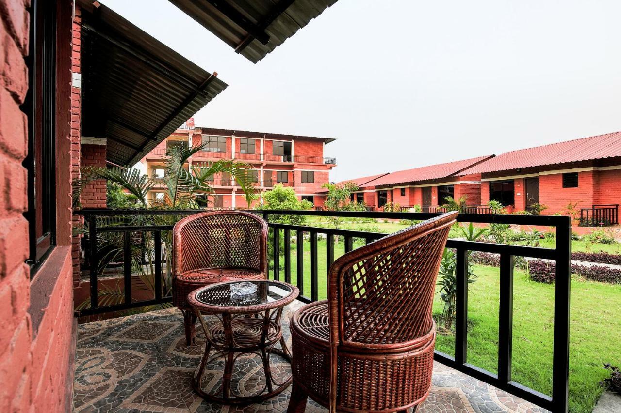 Vision Safari Pvt Ltd Sauraha Exterior foto